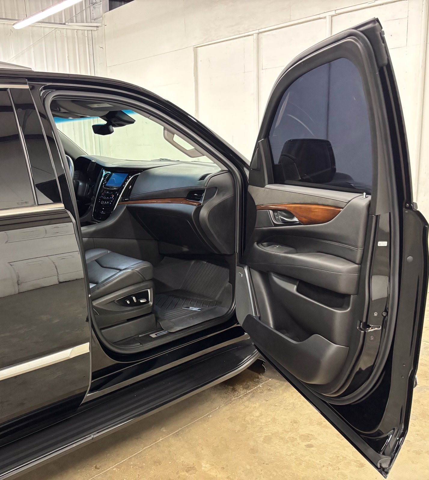 Used 2019 Black Cadillac Luxury image 17