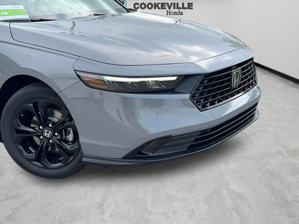 Used 2025 Gray Honda SE image 2