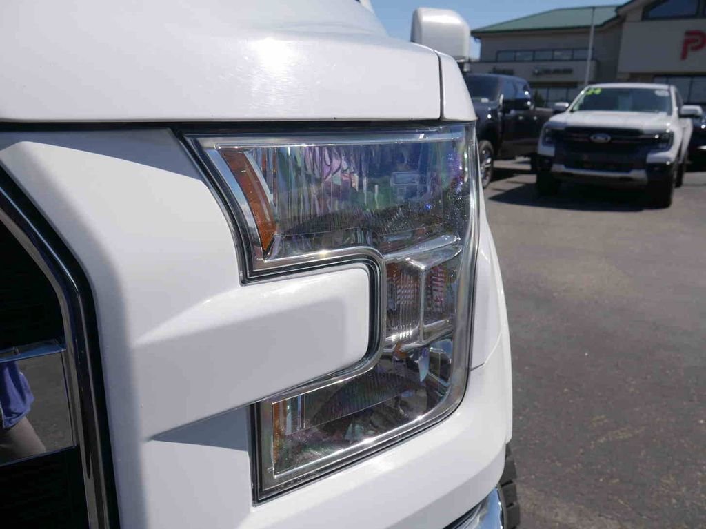 Used 2016 White Ford Lariat image 26