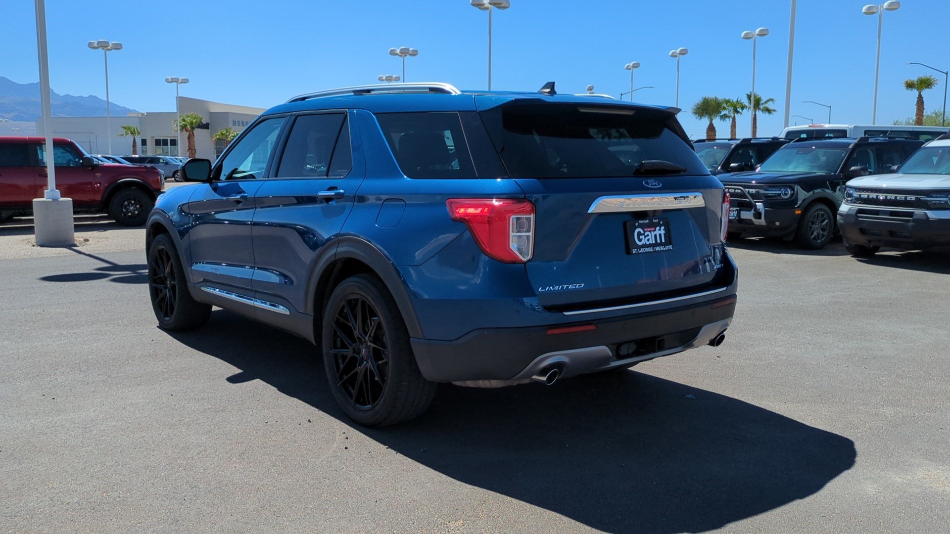 Used 2022 Blue Metallic Ford Limited image 5