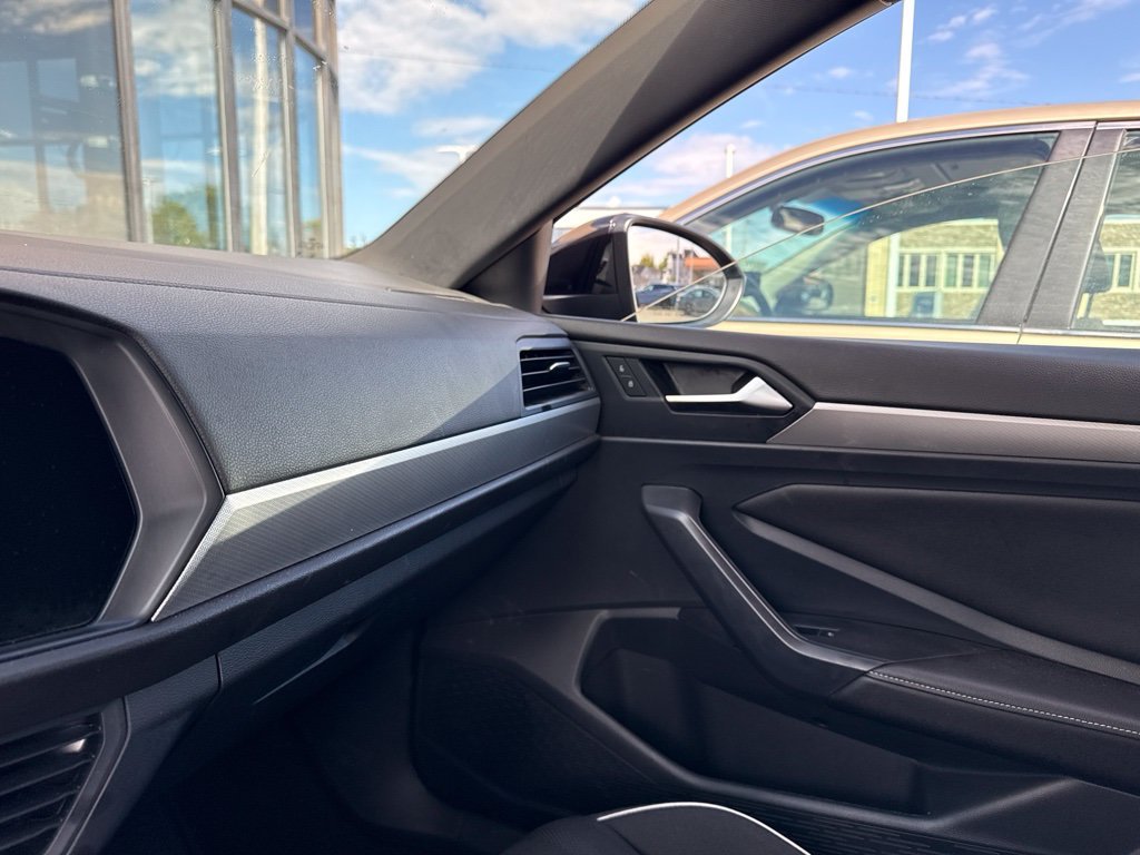 Certified Used 2023  Volkswagen 1.5T Sport image 6
