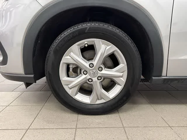 Used 2023 Lunar Silver Metallic Honda LX image 10