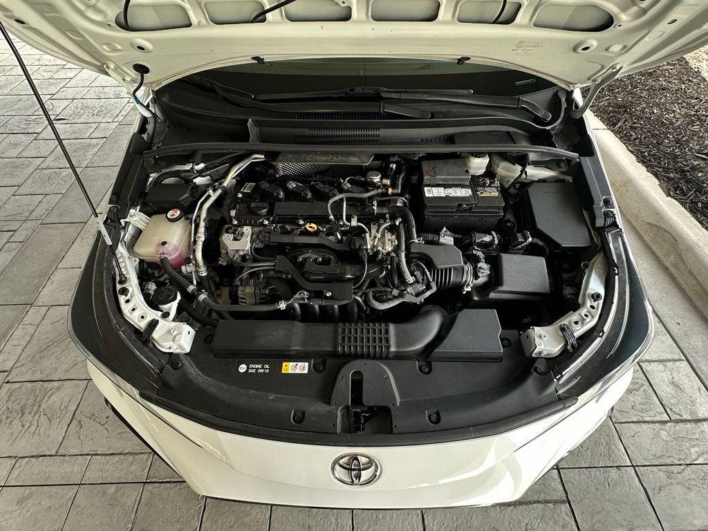 Used 2022 White Toyota SE image 27