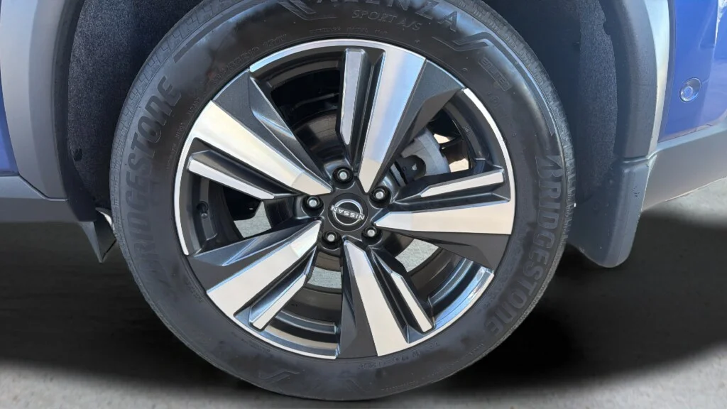 Certified Used 2023 Caspian Blue Metallic Nissan Platinum image 10