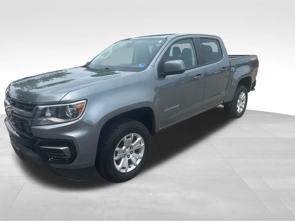 Used 2022 Gray Chevrolet LT image 2