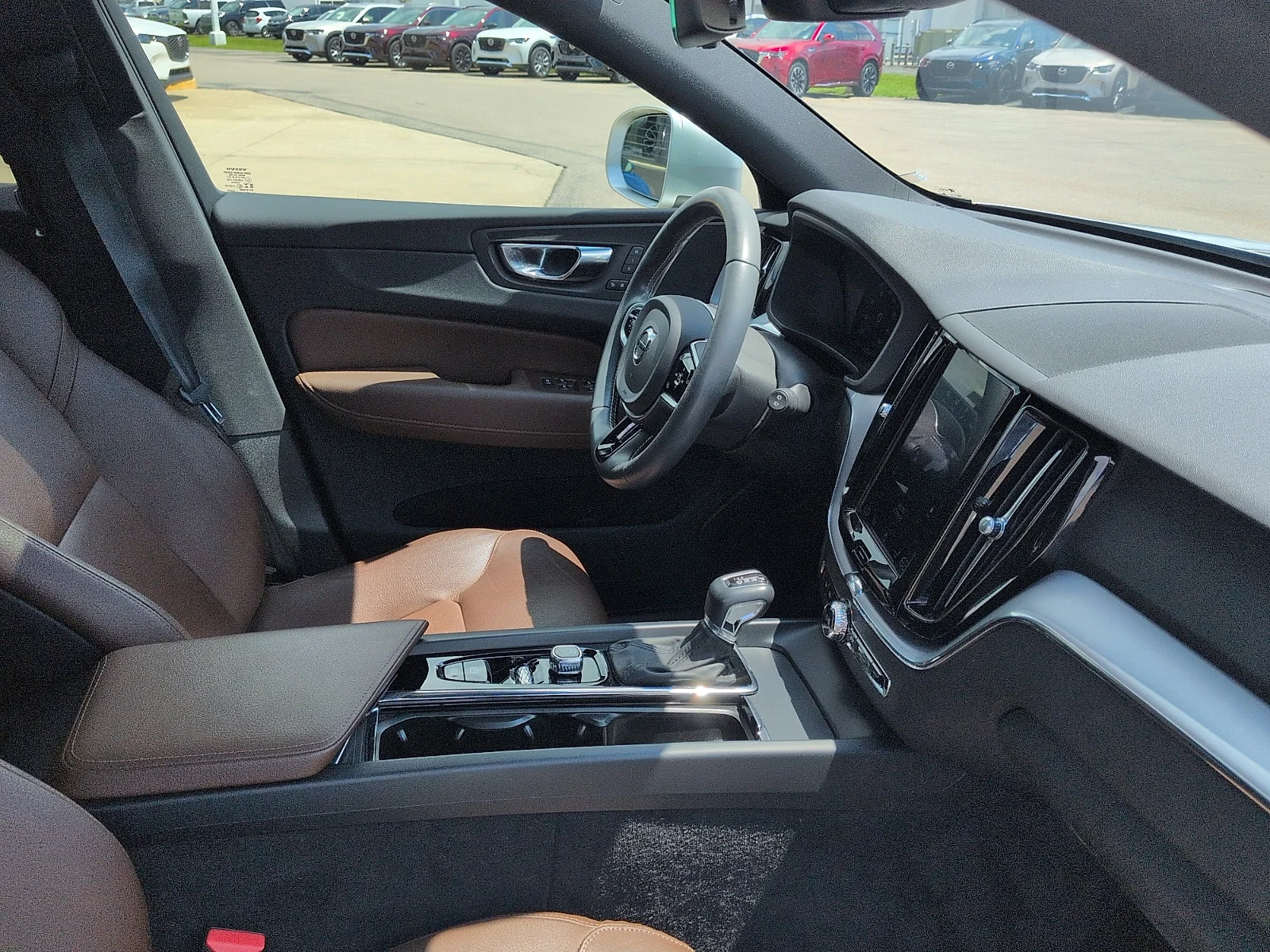 Used 2020 Bright Silver Metallic Volvo Momentum image 7