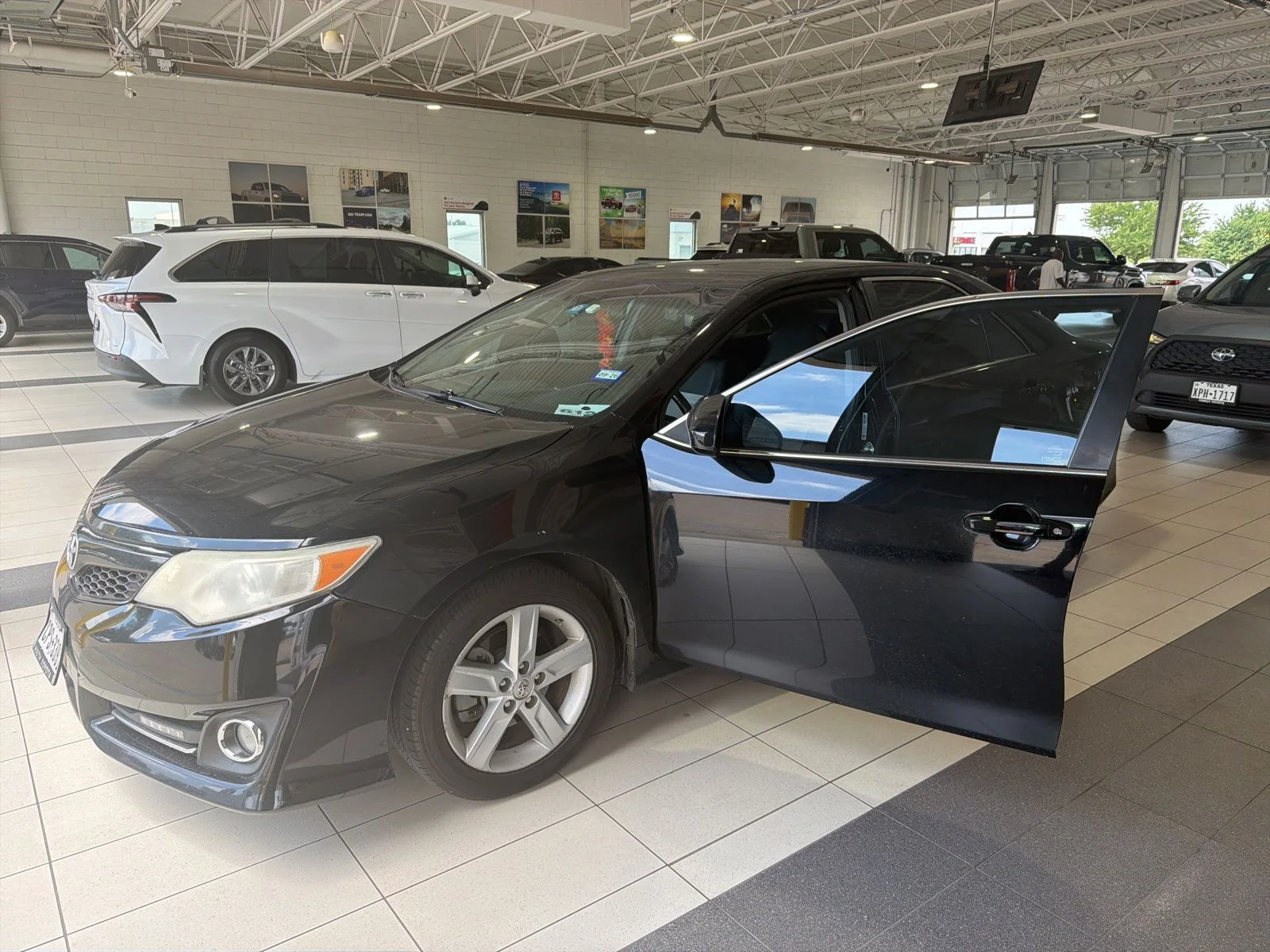 2014 Toyota Camry's photo