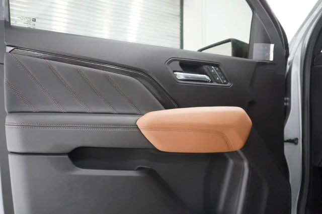 2026 GMC Canyon AT4 - Photo 17