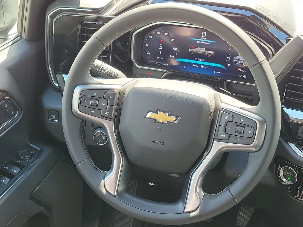New 2026 Summit White Chevrolet LT (2FL) image 21