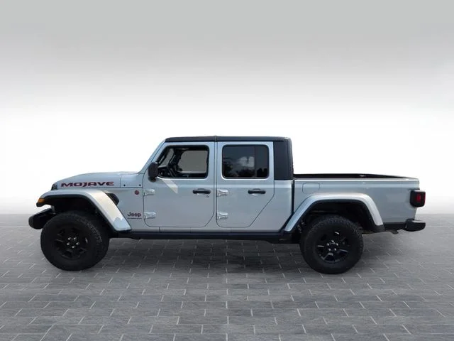 Used 2023 Silver Jeep Mojave image 4