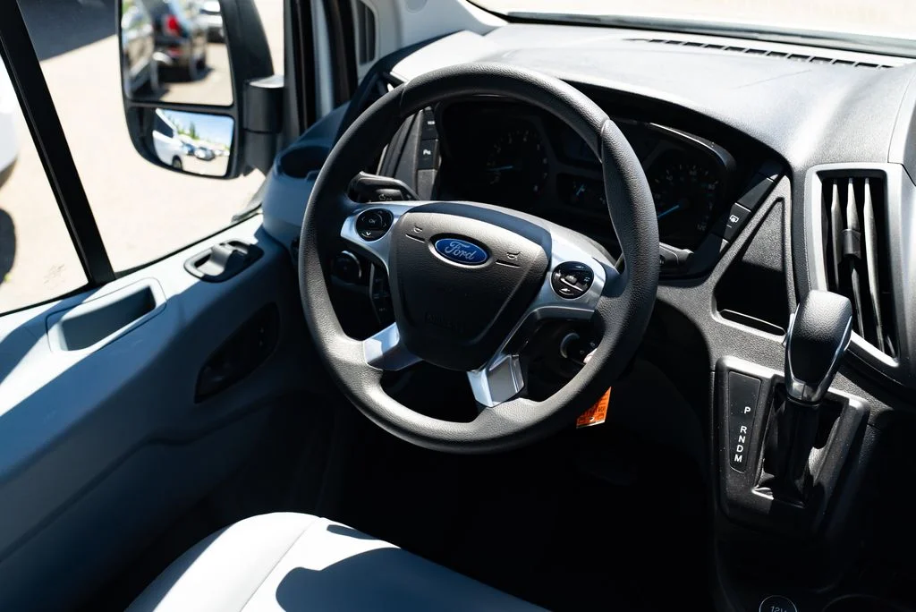 Used 2018 White Ford XL image 9