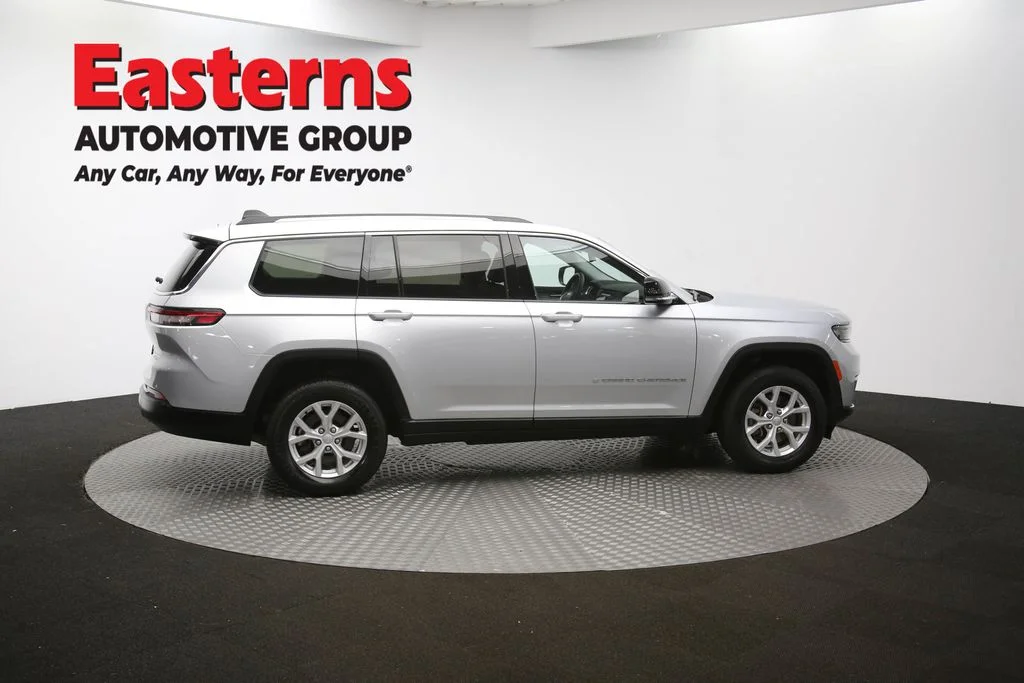 Used 2023 Silver Jeep Limited image 45