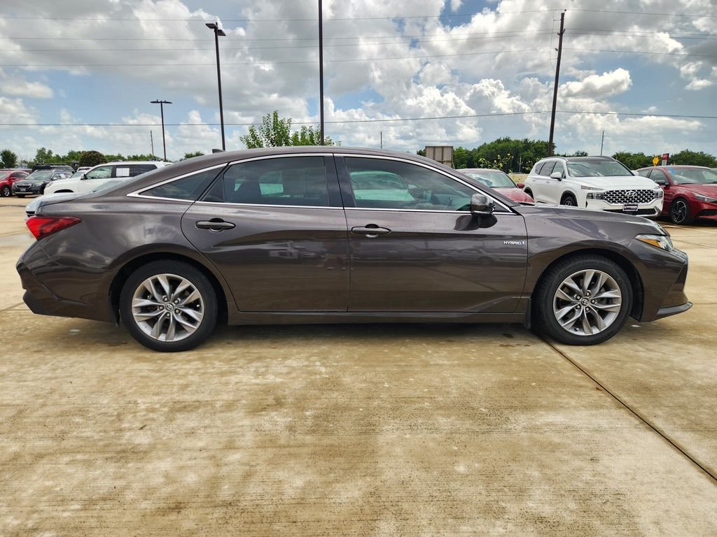 Used 2020 Brownstone Toyota Hybrid XLE image 6