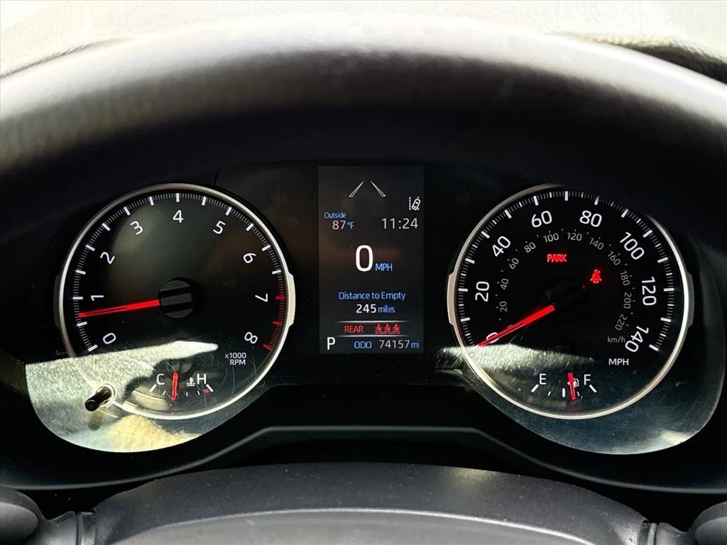 Certified Used 2021 Pearl Toyota LE image 17
