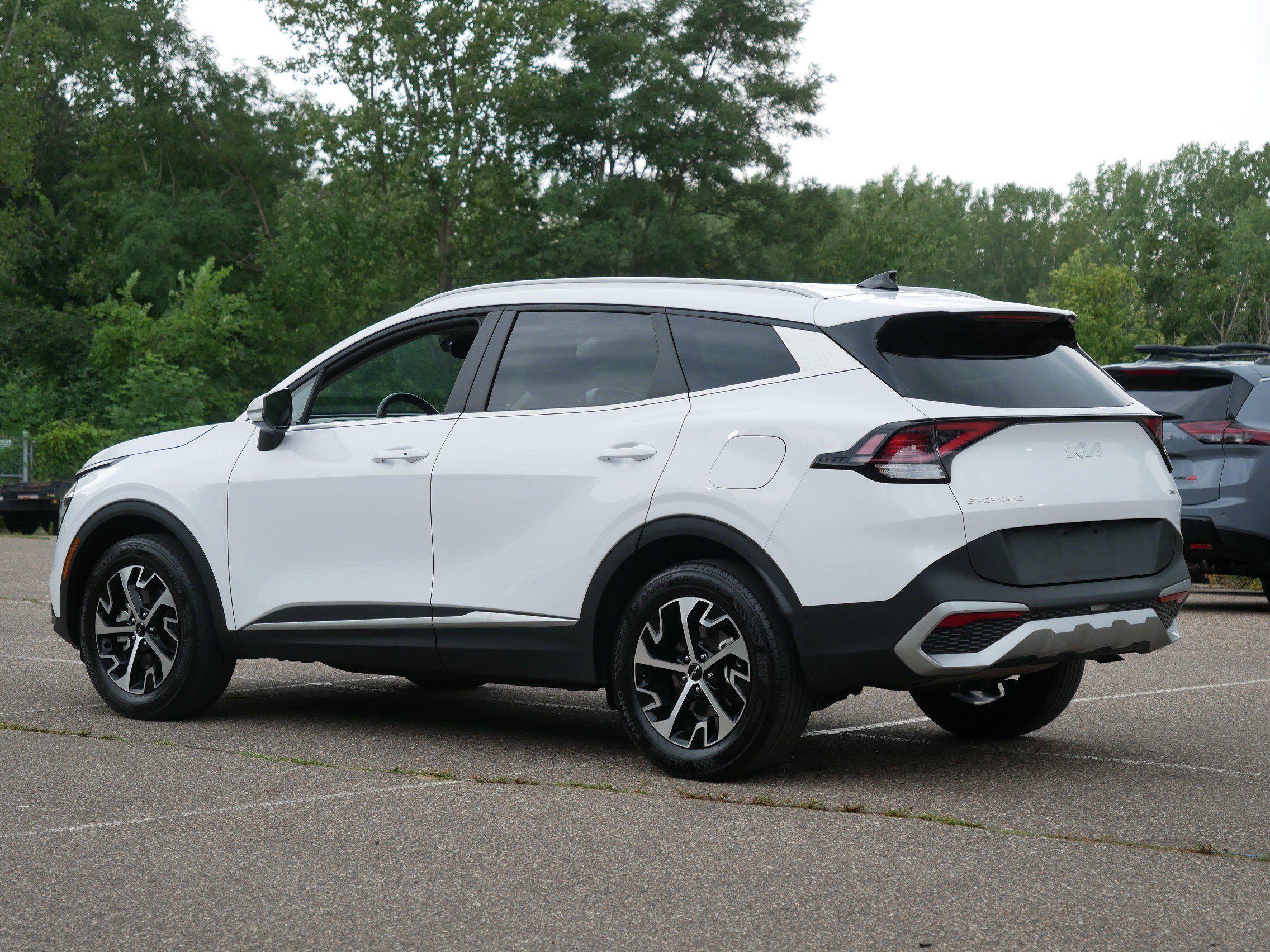 Used 2024 Glacial White Pearl Kia EX image 5