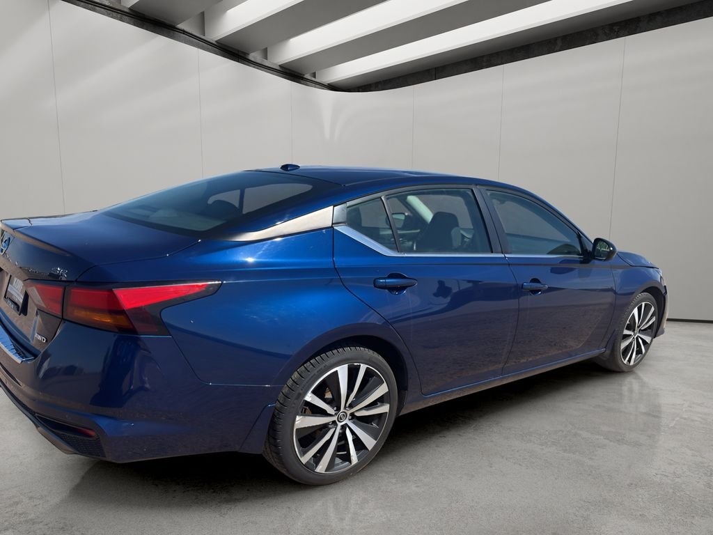 Used 2022 Deep Blue Pearl Nissan 2.5 SR image 5