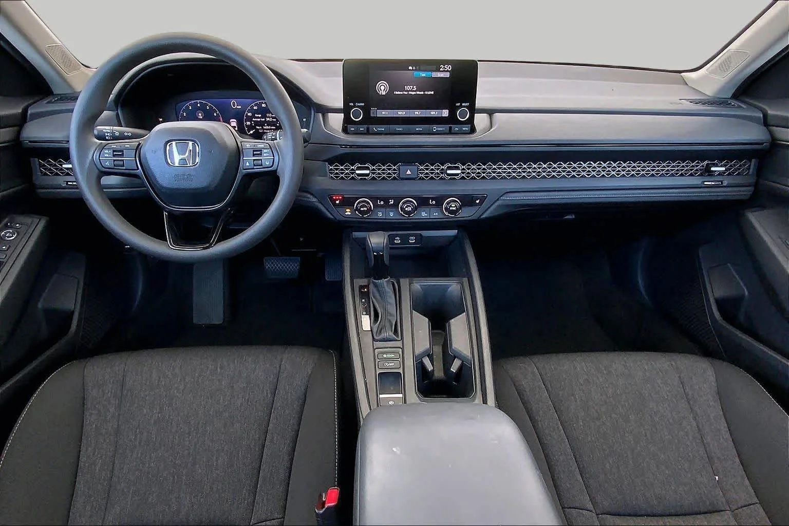 Used 2025 Solar Silver Metallic Honda SE image 24