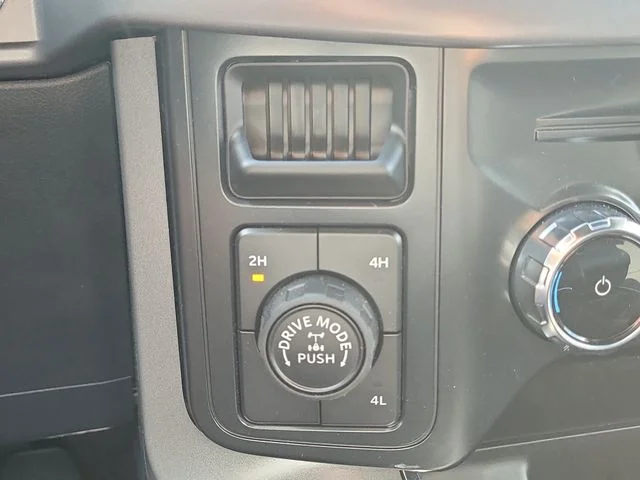 New 2026 Oxford White Ford XLT image 29