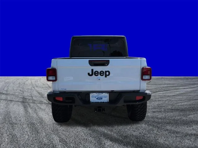 Used 2022 White Jeep Sport image 5