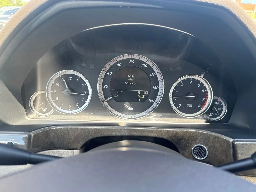 Used 2010 Diamond White Metallic Mercedes-Benz E 350 image 16