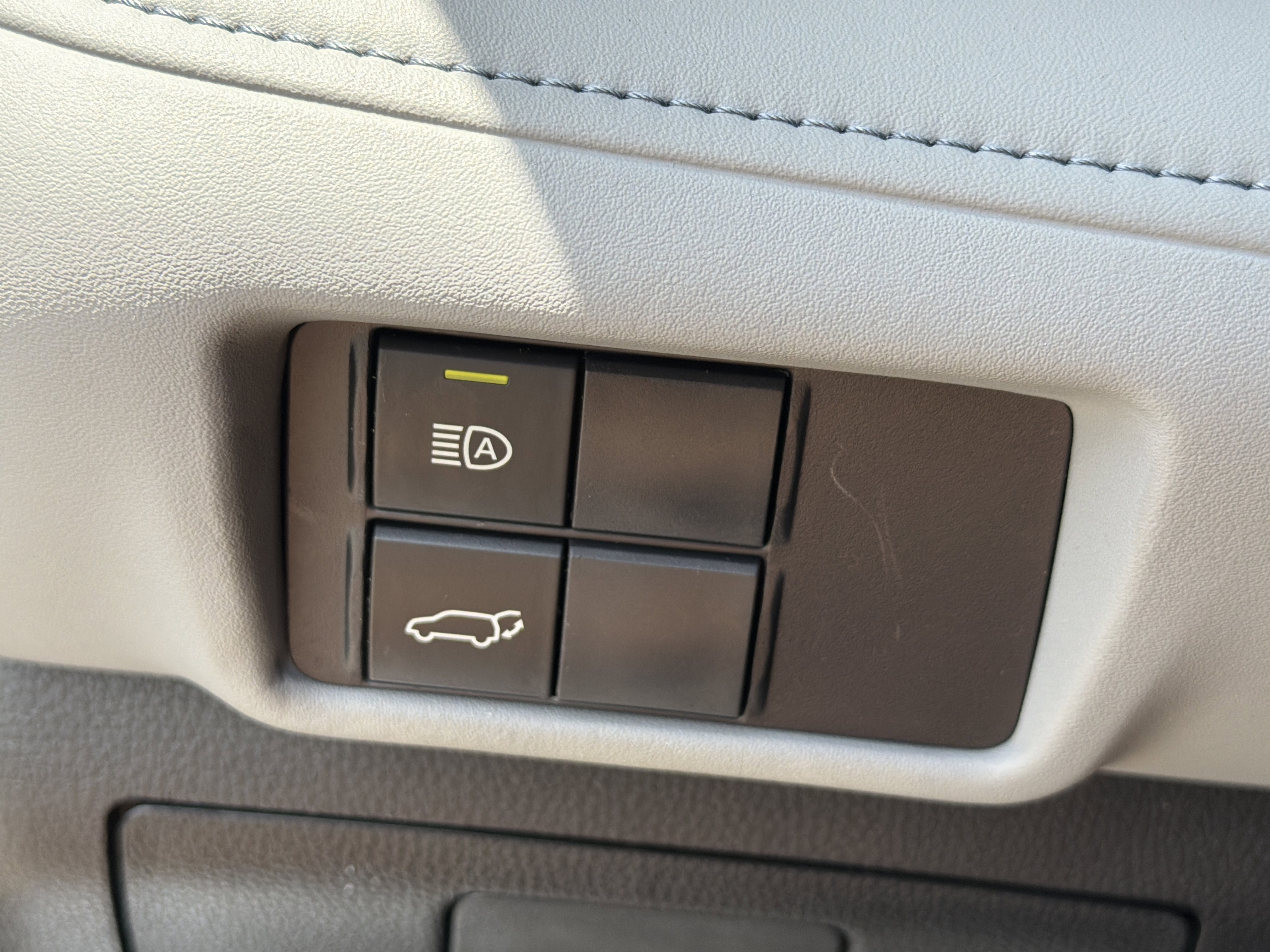 Used 2024 Moon Dust Toyota XLE image 31