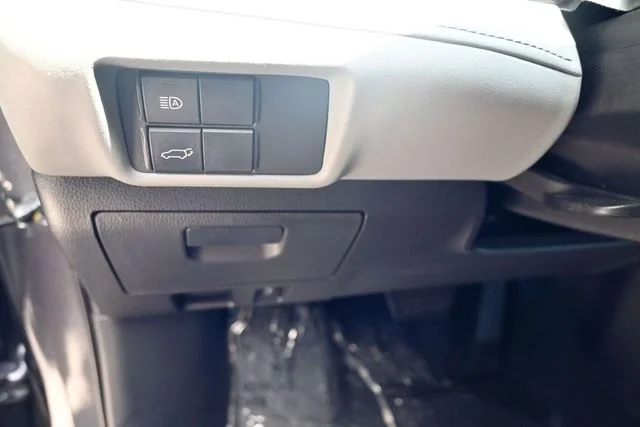 Used 2022 Gray Toyota XLE image 22