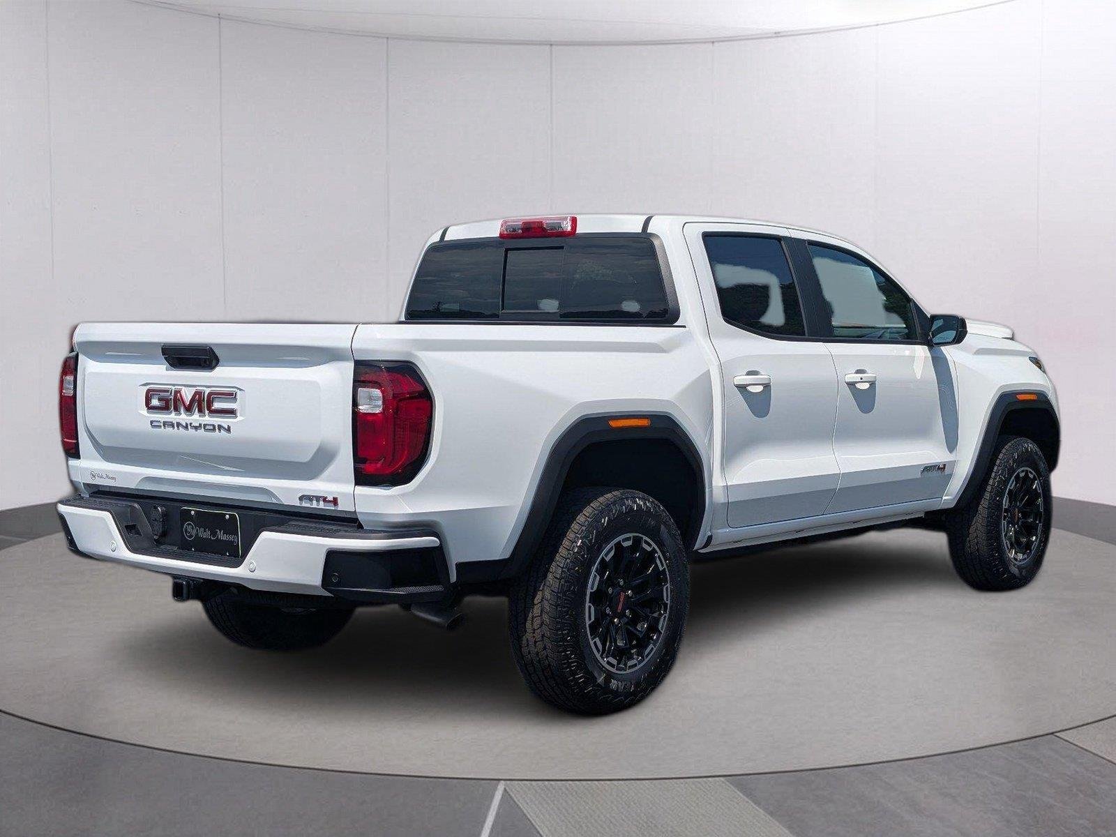 2026 GMC Canyon AT4 - Photo 7