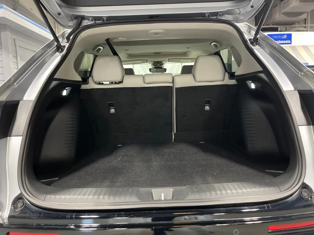 Used 2025 Lunar Silver Metallic Honda AWD EX-L image 32