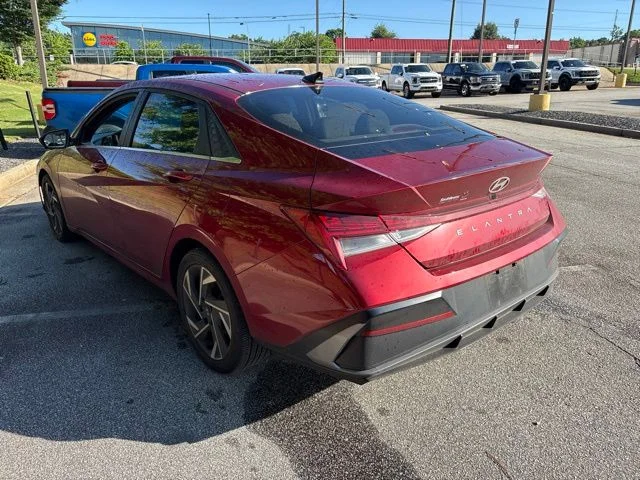 Used 2024 Red Hyundai SEL image 3