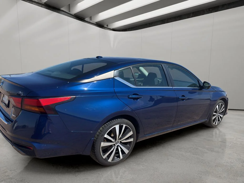 Used 2022 Deep Blue Pearl Nissan 2.5 SR image 5