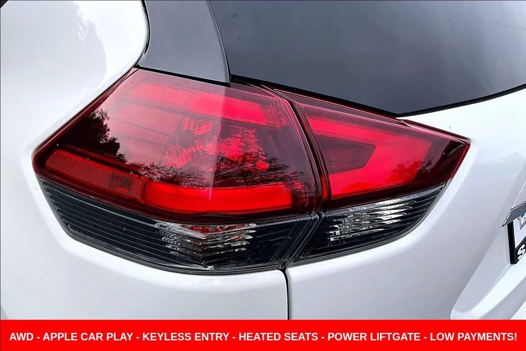 Used 2019 White Nissan SV image 29