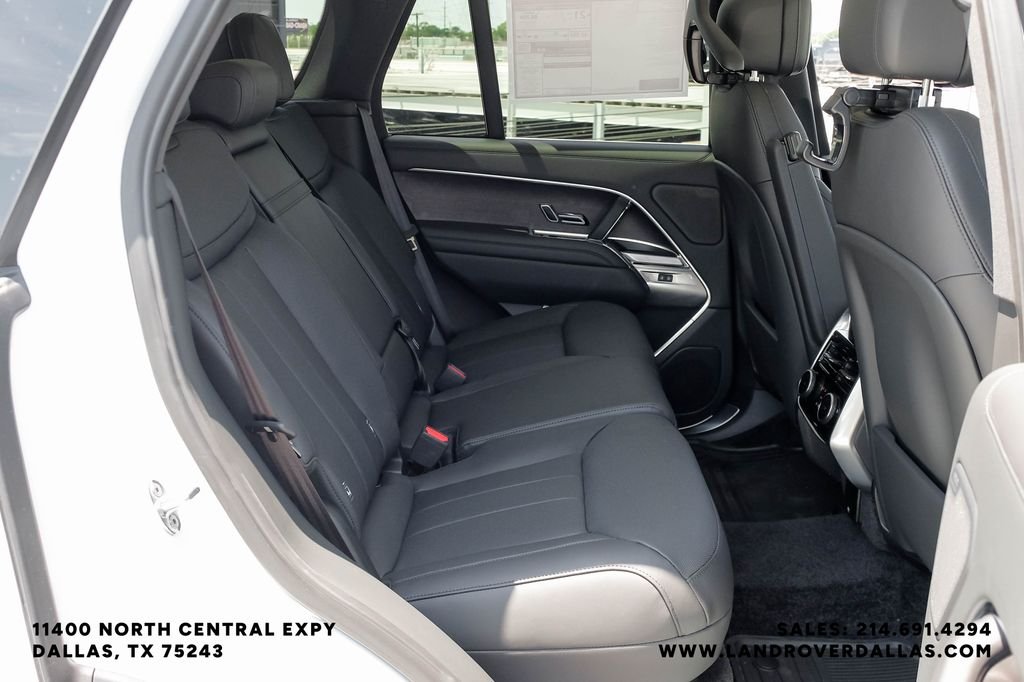 New 2026 Fuji White Land Rover SE image 38