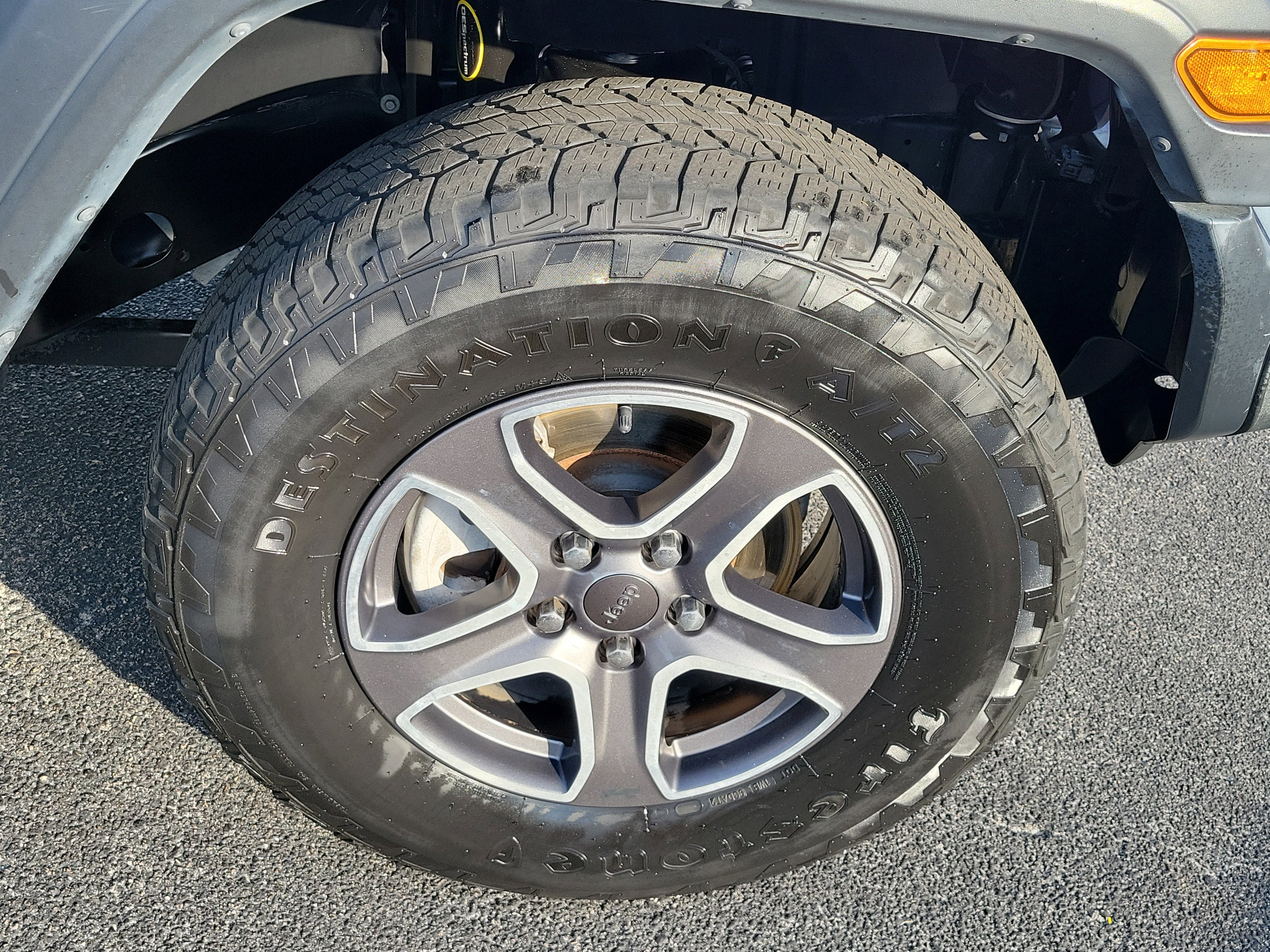 Used 2020 Granite Crystal Metallic Clearcoat Jeep Sport S image 7