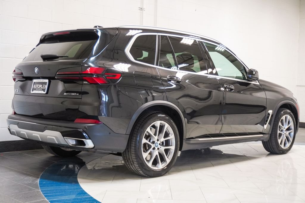 Used 2025 Black BMW xDrive50e image 31