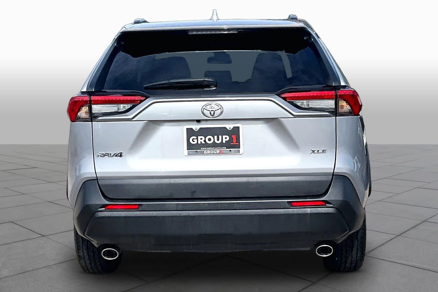 Used 2024 Silver Sky Metallic Toyota XLE image 5
