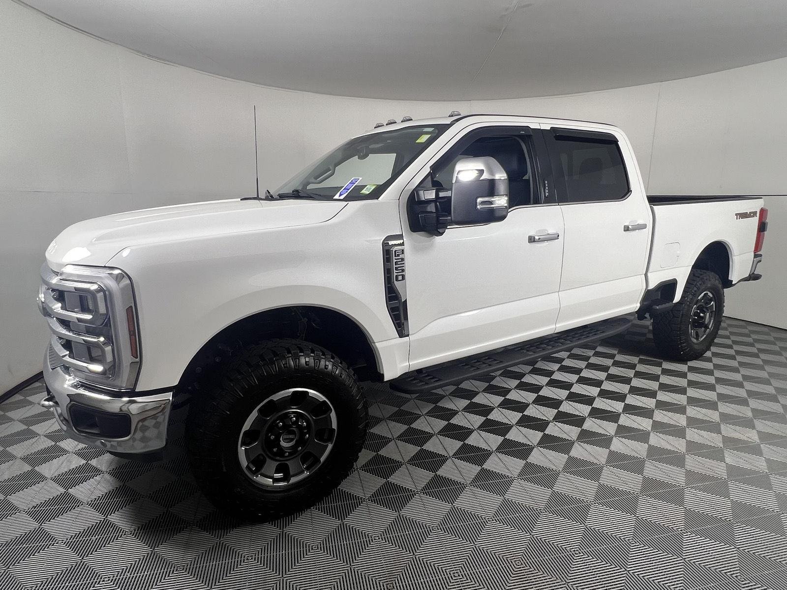 Used 2024 Star White Metallic Tri-Coat Ford LARIAT image 7