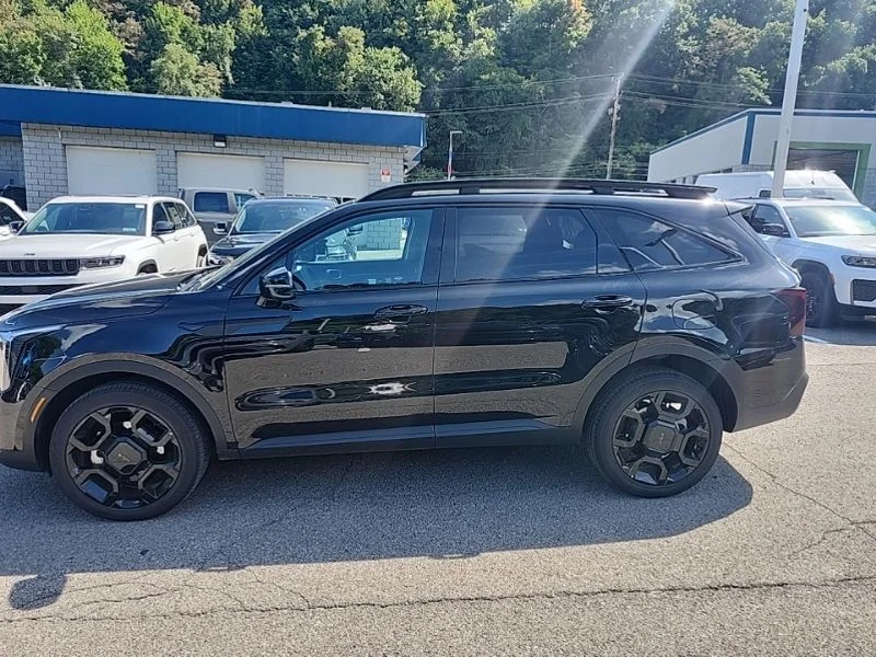 Used 2026 Black Kia X-Line EX image 4