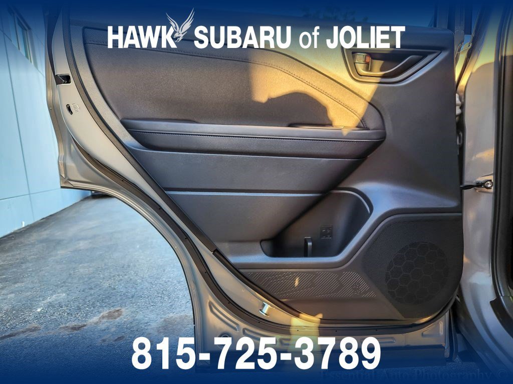 Used 2025 River Rock Pearl Subaru Premium image 17
