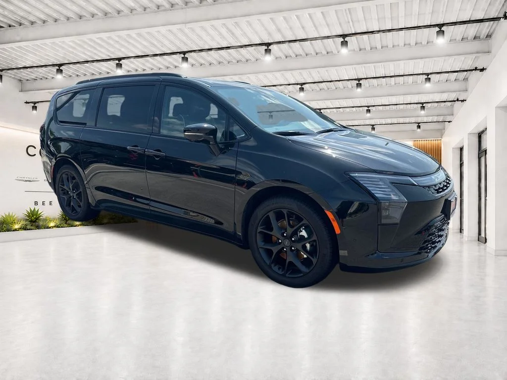 2027 Chrysler Pacifica Limited's photo