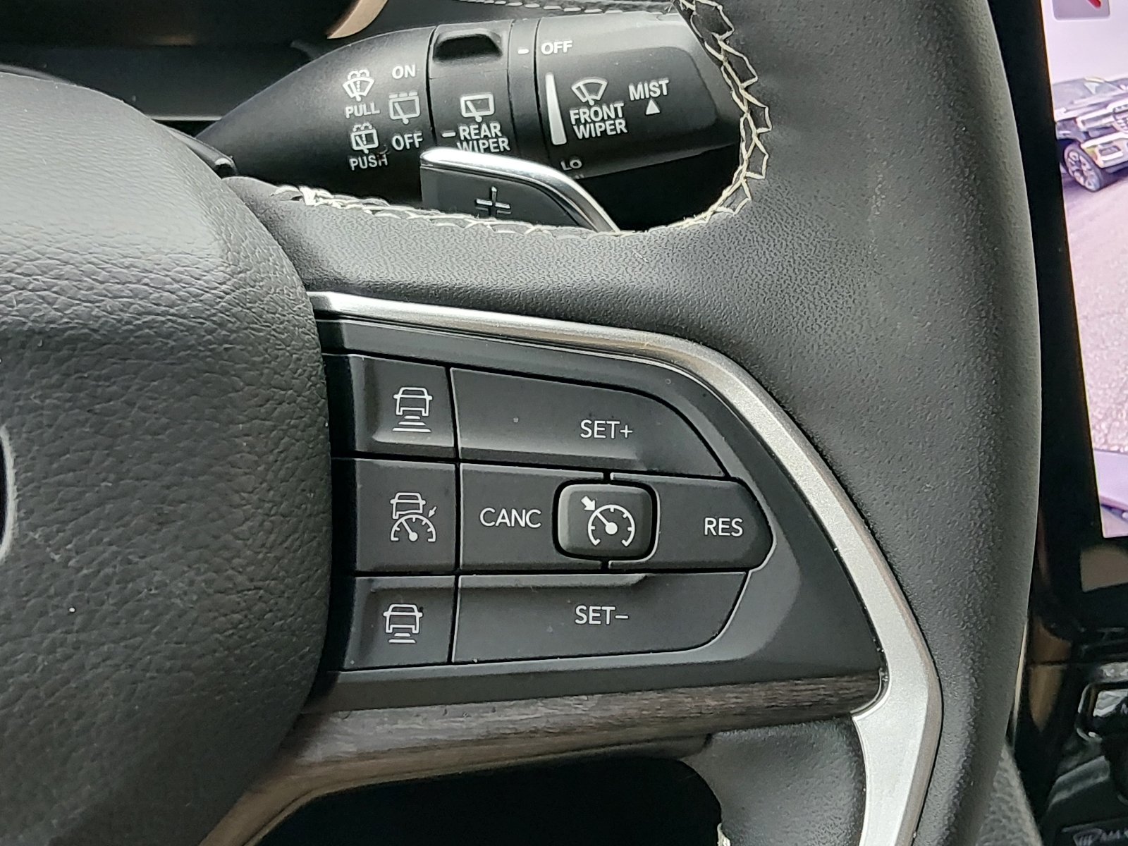 Used 2025 Diamond Black Crystal Pearl Coat Jeep Limited image 17