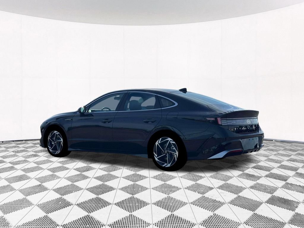 New 2026 Black Hyundai SEL Sport image 6