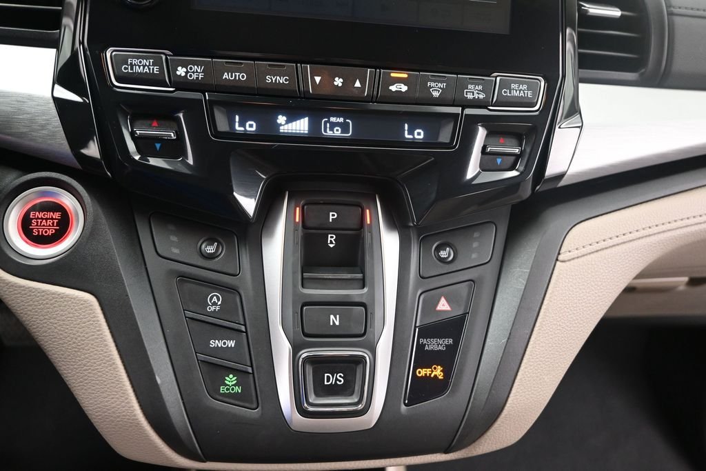 Used 2022  Honda EX image 19