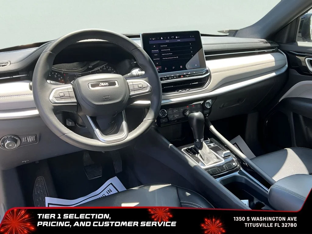 Used 2025 Silver Jeep Limited image 23