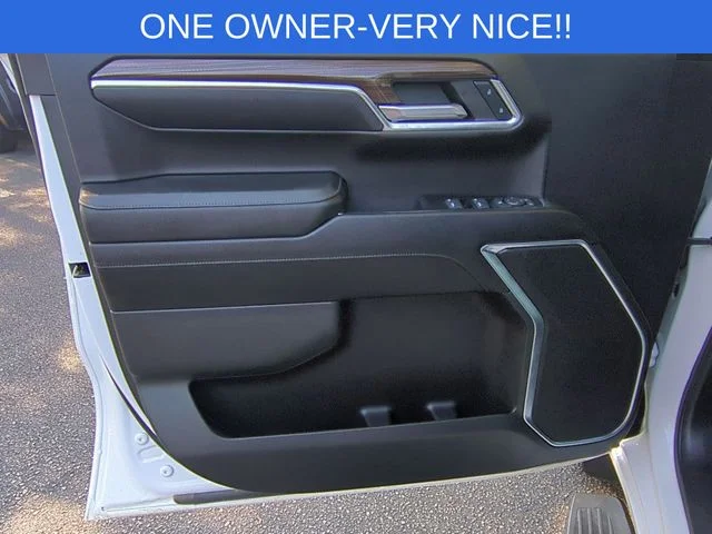 Used 2023 White Chevrolet LT image 12
