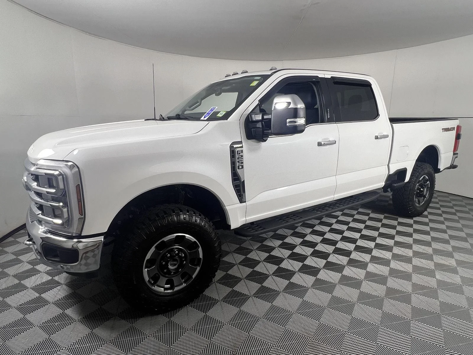Used 2024 Star White Metallic Tri-Coat Ford LARIAT image 7