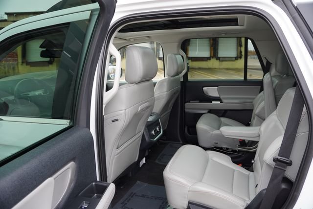 2025 Ford Expedition Active - Photo 17
