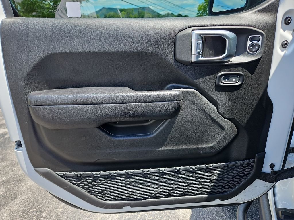 Used 2023 White Jeep Sport S image 11