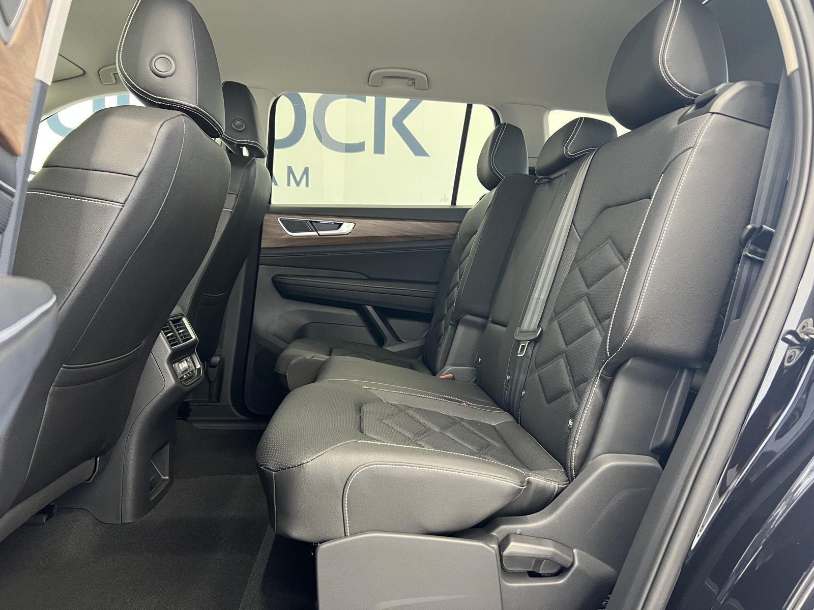 New 2026 Deep Black Pearl Volkswagen 2.0T SE image 23