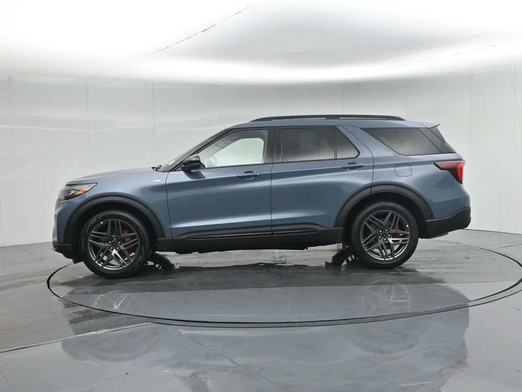 New 2026 Vapor Blue Metallic Ford ST-Line image 29