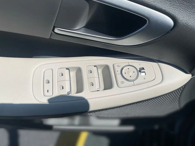2025 Hyundai Sonata Hybrid SEL - Photo 15